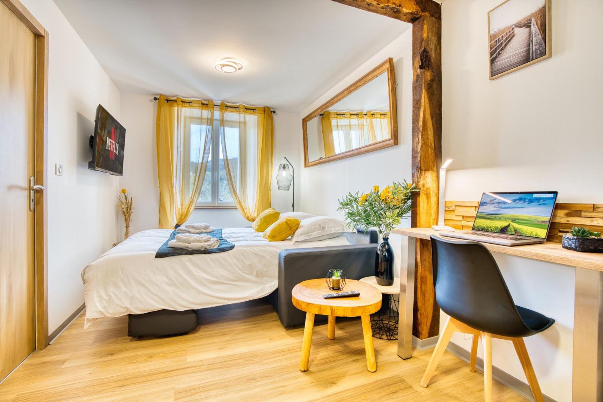 Les Hourtous Netflix Wi-Fi Fibre Terasse 4 Pers Apartment Banassac Bagian luar foto