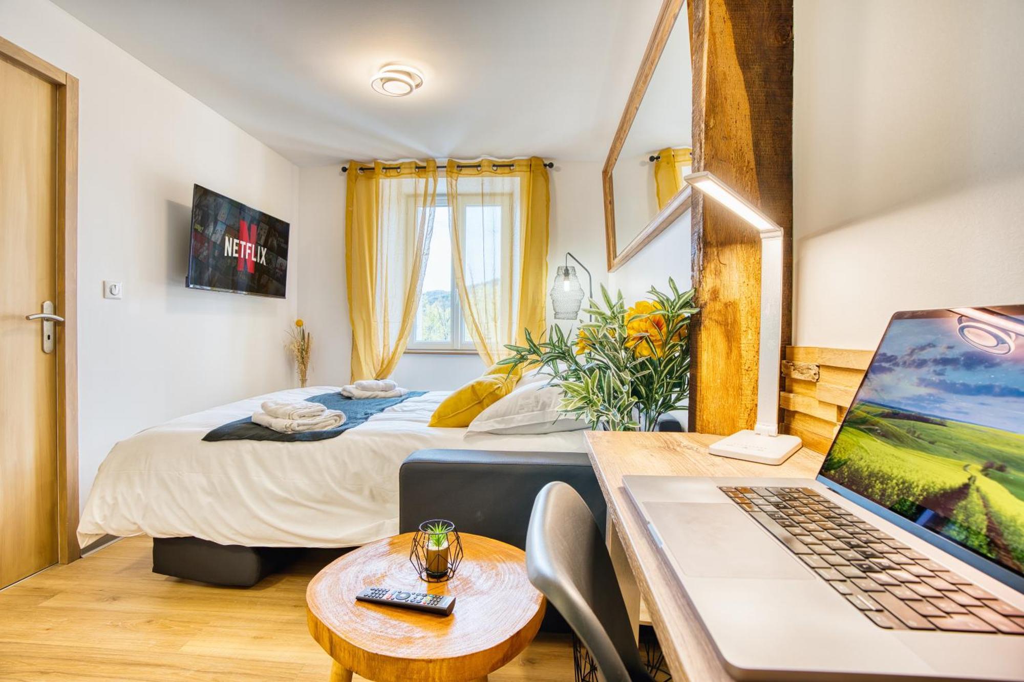Les Hourtous Netflix Wi-Fi Fibre Terasse 4 Pers Apartment Banassac Bagian luar foto