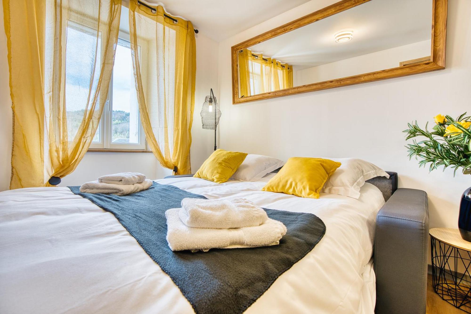 Les Hourtous Netflix Wi-Fi Fibre Terasse 4 Pers Apartment Banassac Bagian luar foto